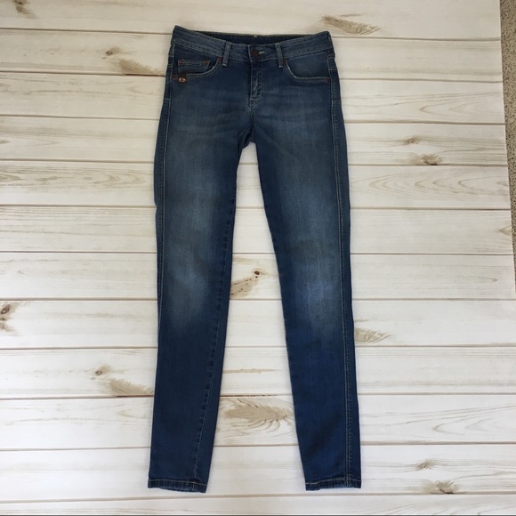 mango jeans uptown